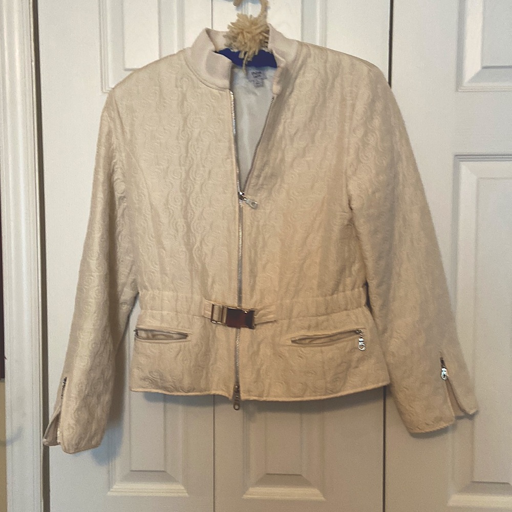 Think Tank brand ladies jacket.  Size medium. Gently worn